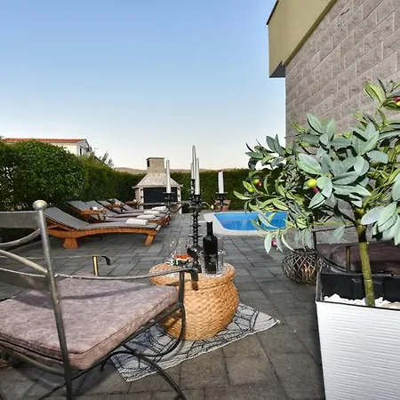 4* Carina With Heated Pool * Pridraga