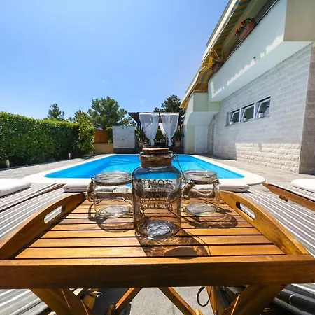 Villa 4* Carina With Heated Pool