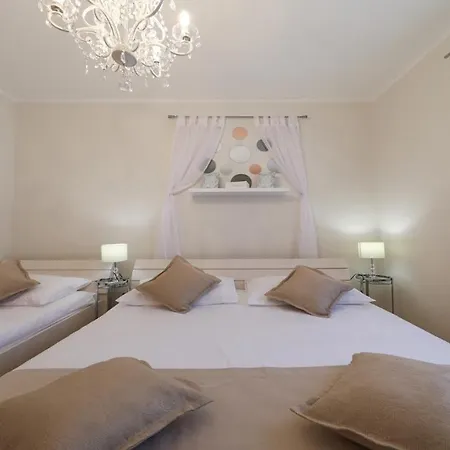 4* Carina With Heated Pool Villa *