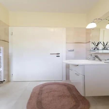 4* Carina With Heated Pool *